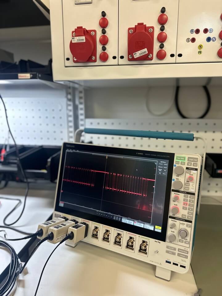 8 channel oscilloscope